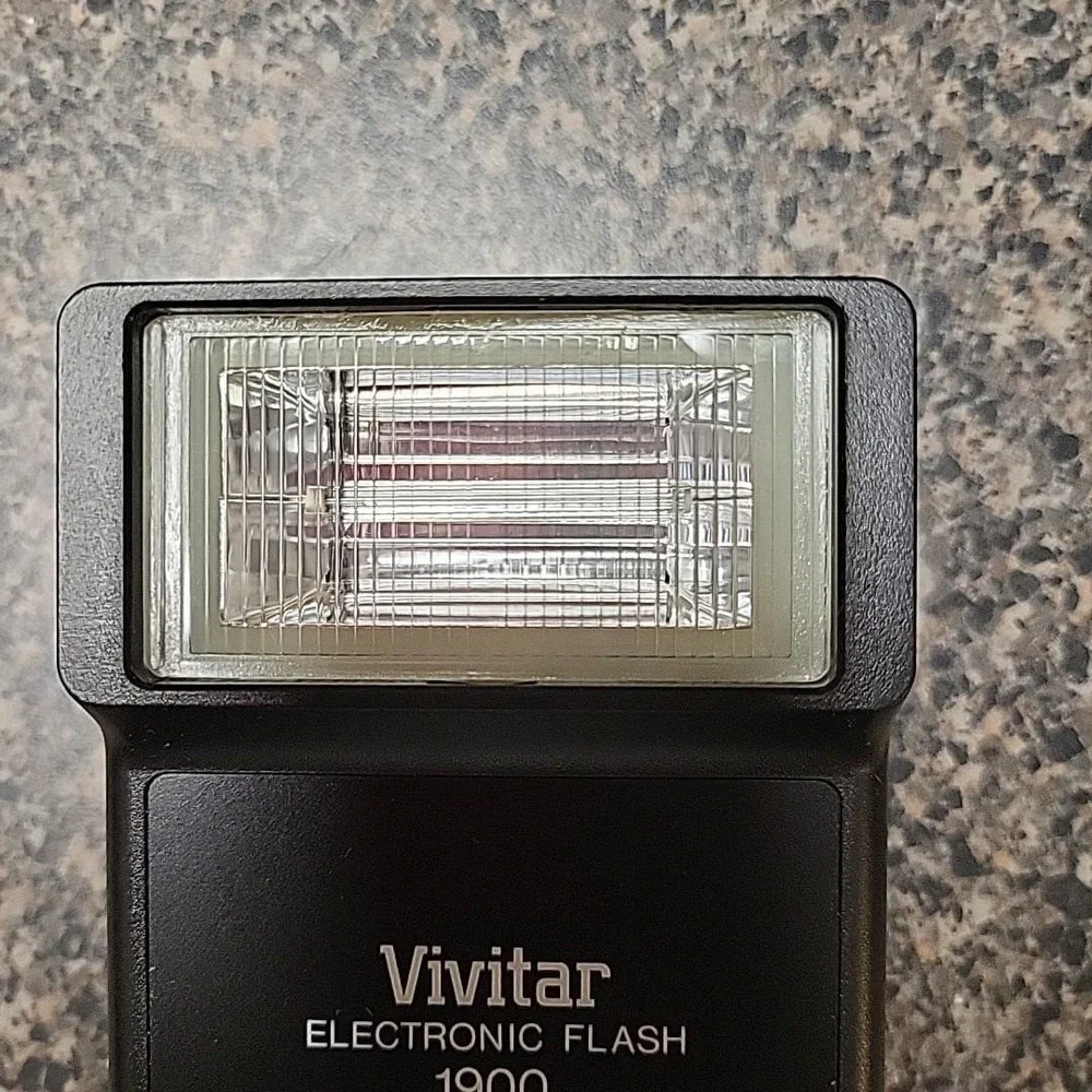 VINTAGE Vivitar 1900‎ Electronic Flash New With Original Box/Paperwork - Mint